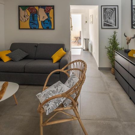 Appartement Terrasse climatisé calme en centre-ville LʼIsle-sur-la-Sorgue Exterior foto